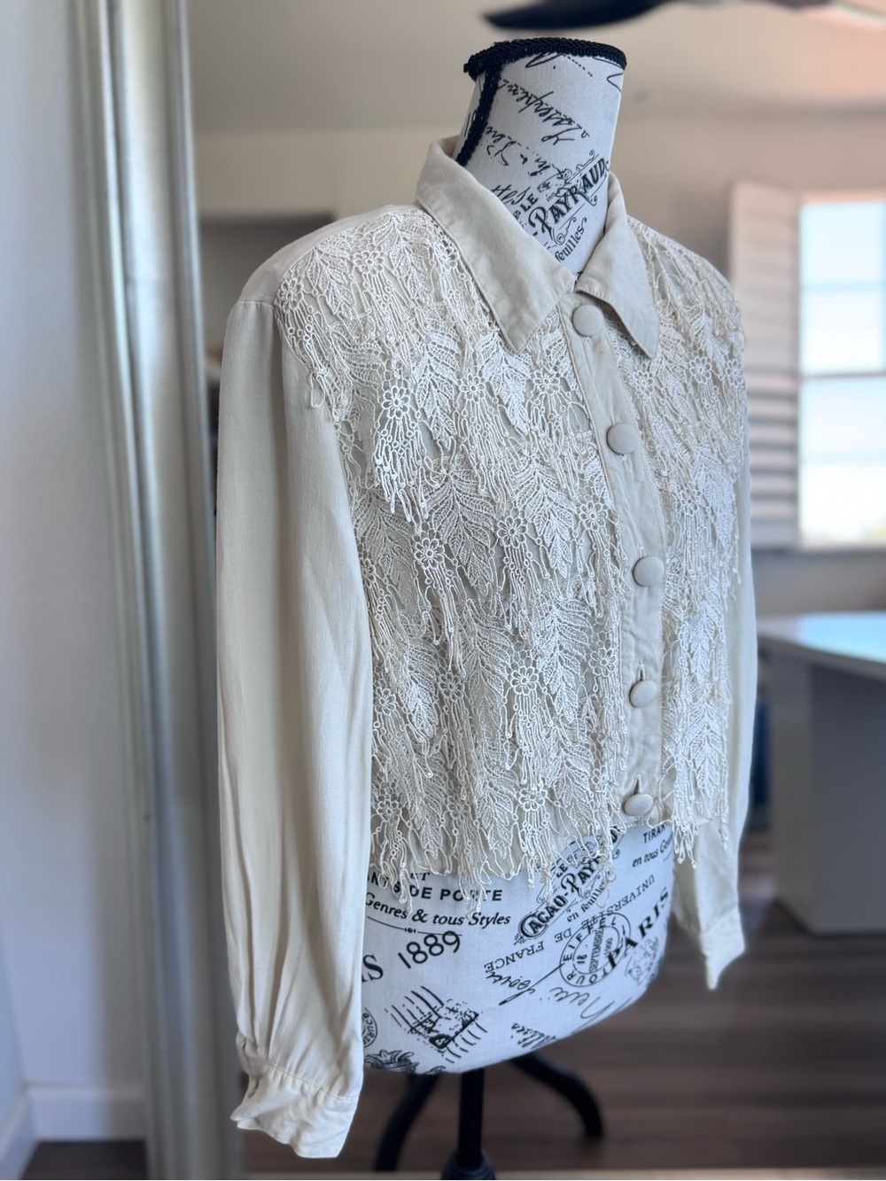 Vintage 90s Floral Lace Button Down Collared Romantic Cottage Boho Western Top